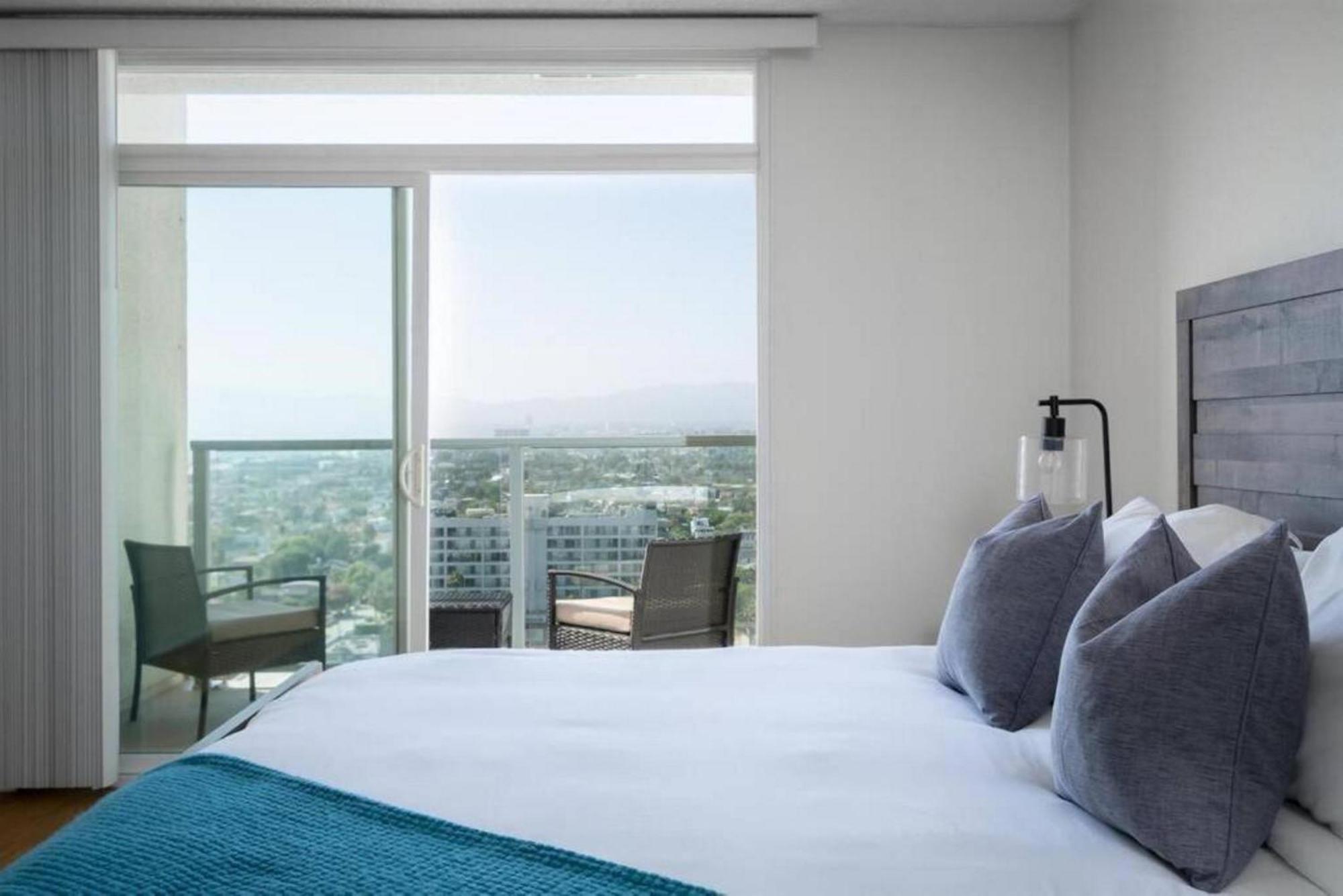 Topaz Haven-top Floor High-rise Ocean View Los Angeles