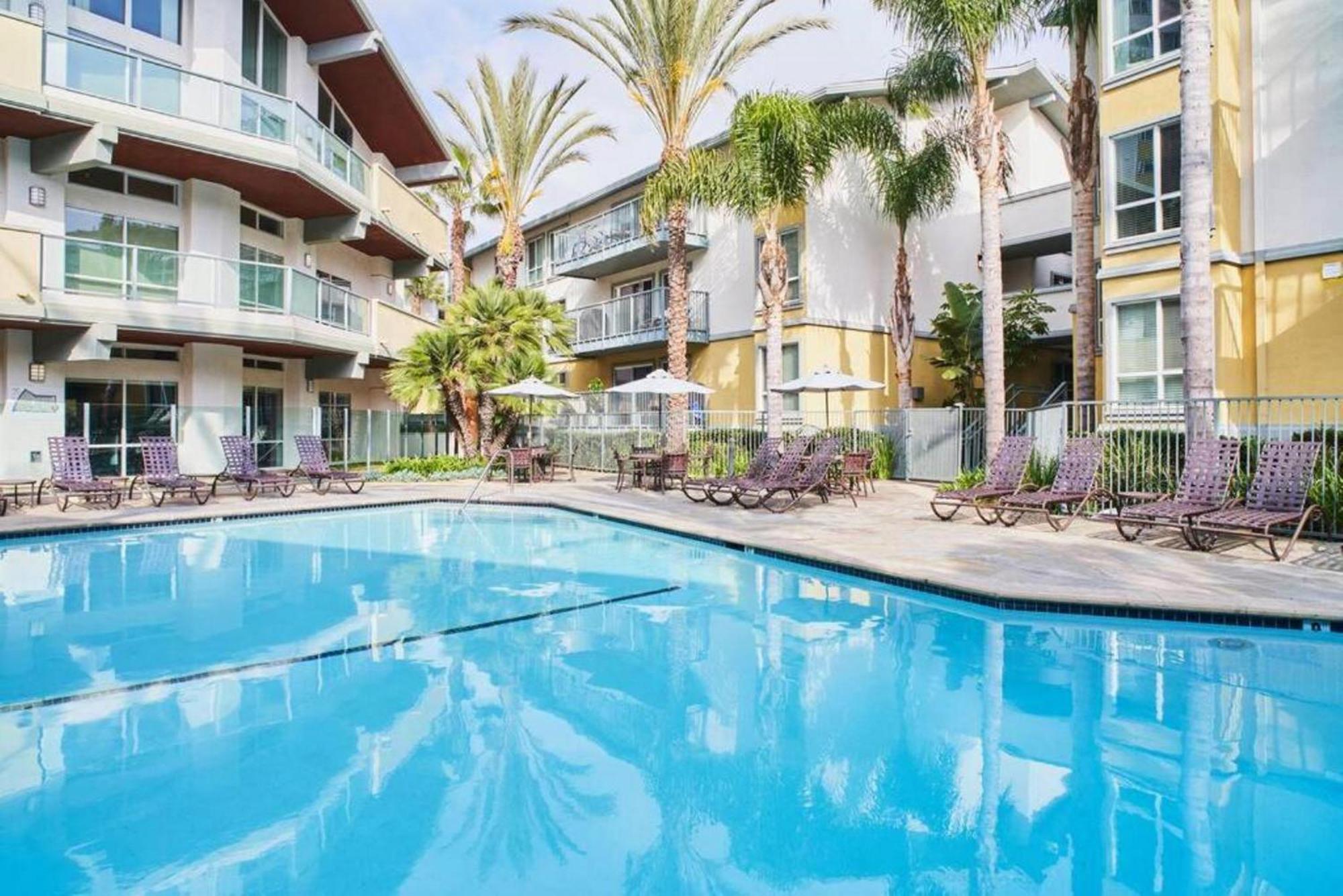 Topaz Haven-top Floor High-rise Ocean View Apartment Los Angeles