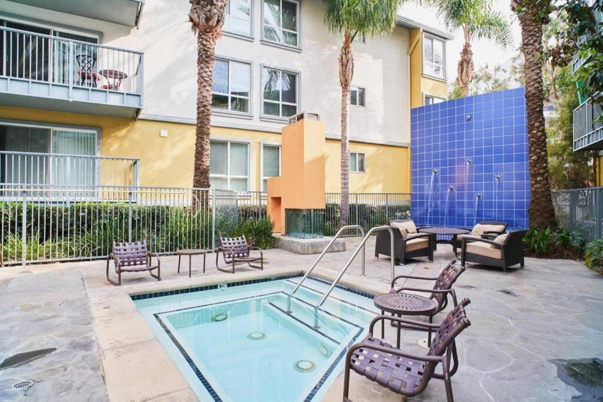 Topaz Haven-top Floor High-rise Ocean View Apartment *